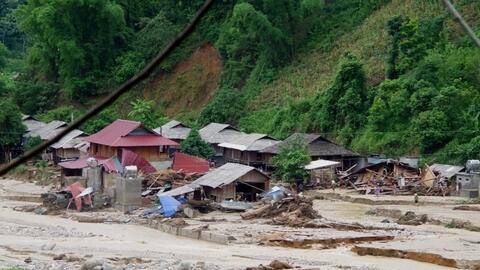 Tang thương 5 người trong một gia đình ở Thanh Hóa bị lũ cuốn trôi