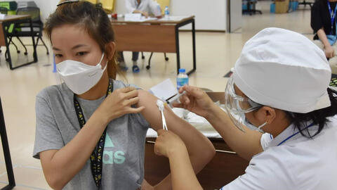 TP.HCM có thêm 666.000 liều vaccine Pfizer và AstraZeneca để tiêm mũi 2