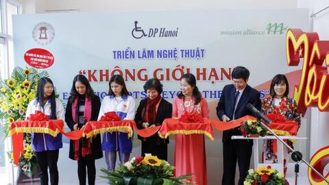 Khai mạc triển lãm nghệ thuật không giới hạn