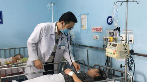 Khị bị sốt xuất huyết, trường hợp nào cần đến bệnh viện ngay?