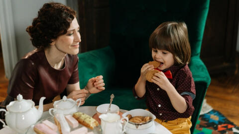 Người phụ nữ kiếm 4 triệu đồng/giờ nhờ nghề đặc biệt liên quan đến những đứa trẻ con nhà giàu: Chỉ làm việc 2 tháng/năm, cảm thấy "cực ổn"