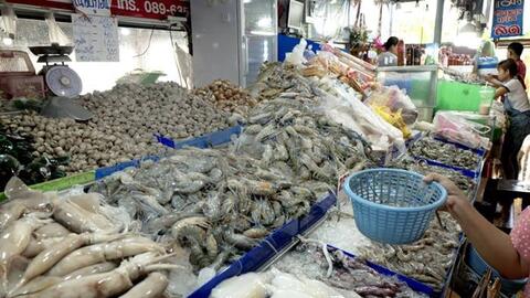 COVID-19: Lào tạm thời cấm nhập khẩu hải sản từ Thái Lan