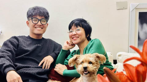 Năm mới, con trai MC Thảo Vân dặn dò 1 câu khiến mẹ rơi nuớc mắt, ai cũng khen: Đẻ đứa con "đáng đồng tiền bát gạo"