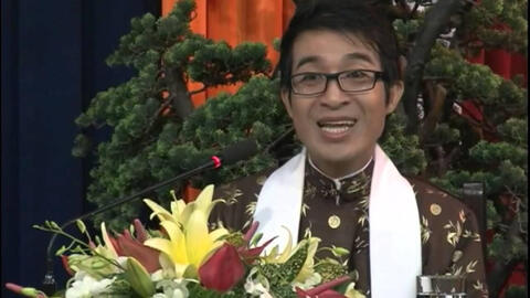 Ca sĩ Nguyễn Đức: Khổ tới mức không có tiền mua nước uống, đột quỵ tưởng không qua khỏi