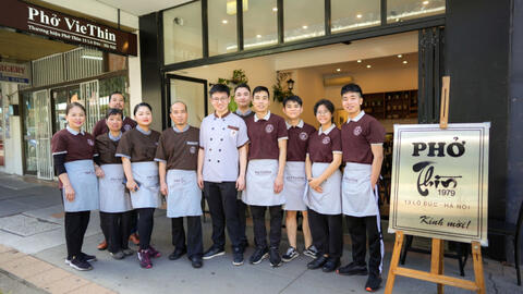 Phở Thìn Lò Đúc khai trương tại Úc với bộ nhận diện thương hiệu mới ‘Phở VieThin’