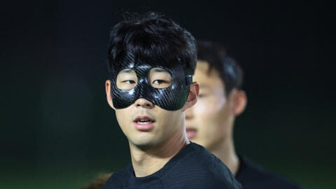 Mặt nạ của Son Heung Min gây sốt với cổ động viên Hàn Quốc