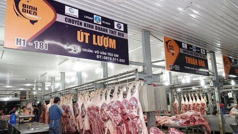 Những thương nhân từng là F0 được vận động trở lại chợ Bình Điền