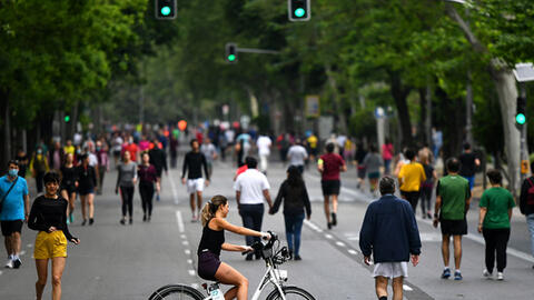Cảnh giác làn sóng lây nhiễm thứ 2, nới lỏng kèm cảnh báo