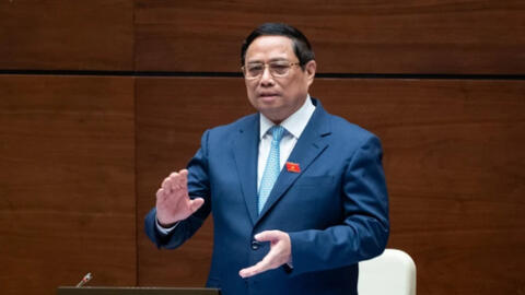 Thủ tướng: Tinh giản biên chế, tiết kiệm các khoản chi để đảm bảo lương cho người lao động