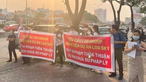 Cuối năm đi đòi nhà