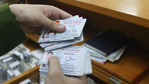 Chính thức dừng cấp CMND và thẻ căn cước mã vạch