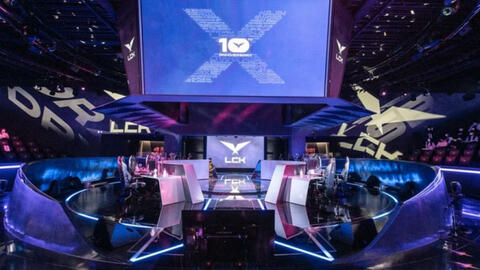 "Super team" của LCK tặng tiền cho ai làm fan, cộng đồng tranh cãi lý do đằng sau
