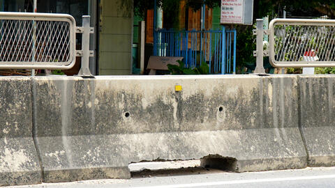 Gần 1.000 tấm chống lóa trên quốc lộ 1A bị phá hoại