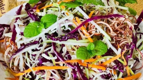 Món ngon mỗi ngày: Đổi vị với salad ngũ sắc
