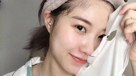 Sai lầm khi đắp mặt nạ giấy khiến da bạn nổi mụn, xuống cấp