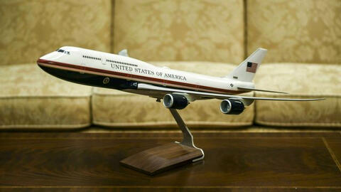 Tổng thống Mỹ ăn gì trên siêu máy bay Air Force One?