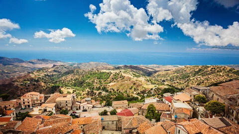 Italy: Những ngôi làng trả 33.000 USD cho ai muốn chuyển đến sống