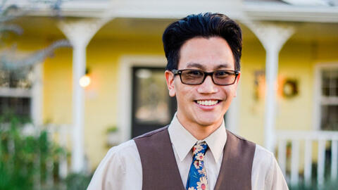 Cậu bé Việt có khuôn mặt lạ được vợ chồng người Mỹ "tái sinh" cuộc đời