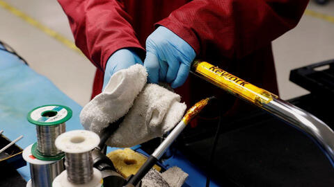 Cuộc khủng hoảng lao động hậu COVID-19 đang kìm hãm hoạt động sản xuất của Mỹ như thế nào?