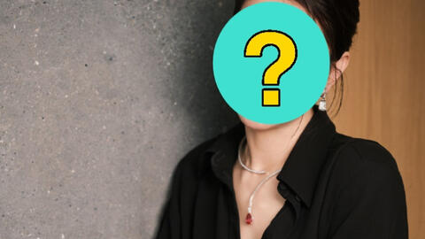 Mỹ nhân nổi tiếng "không sợ ai" 52 tuổi vẫn trẻ đẹp, bị "cấm sóng" 14 năm chỉ vì lỡ 1 cuộc gọi