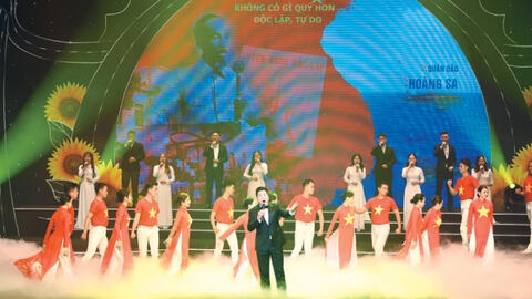 Sâu lắng chương trình nghệ thuật "Nắng Ba Đình"