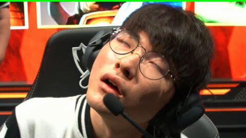 Fan T1 bất ngờ "cấm" Faker tham gia tư vấn làm skin CKTG 2023, nguyên nhân từ thiết kế thảm họa này đây