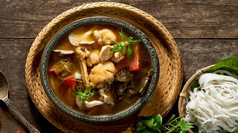 Món ngon mỗi ngày: Canh nấm gà lá giang