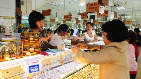 Giá vàng SJC tiếp tục tăng mạnh, gần chạm ngưỡng 45 triệu đồng