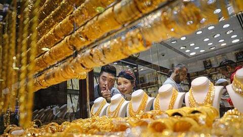 Vàng bất ngờ tăng 220.000 đồng/lượng trong chiều nay