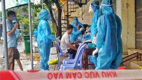 Xét nghiệm thần tốc là chìa khoá then chốt trong kiểm soát chuỗi lây nhiễm Tân Sơn Nhất