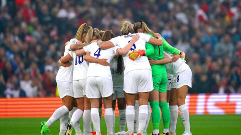 Nỗi ám ảnh mang tên "chiếc quần đùi trắng" của các cầu thủ nữ