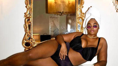 Người mẫu ngoại cỡ da màu đầu tiên xuất hiện trên tạp chí áo tắm