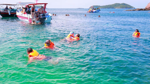 Phú Quốc vẫn đang đợi vaccine dù sắp thí điểm mở cửa đón khách quốc tế