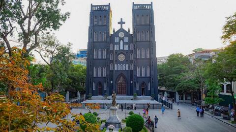 Sự thật màu sơn xám lạ mắt của Nhà thờ lớn Hà Nội đang gây xôn xao