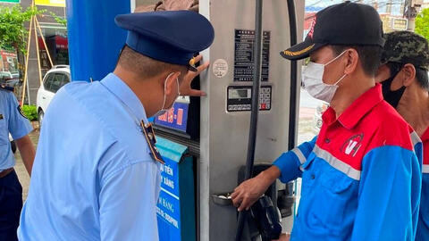 Thêm một cây xăng bị phạt 10 triệu đồng vì treo biển 'mất điện, nghỉ bán'