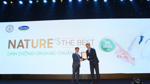 Lần đầu tiên Việt Nam sản xuất sữa công thức trẻ em đạt chứng nhận Organic châu Âu