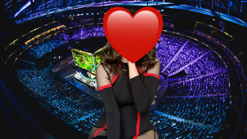 Ngỏ ý quay lại với LMHT, nữ streamer siêu gợi cảm nhận lời khuyên "lạ lùng" từ cộng đồng