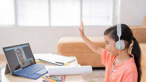 Làm gì để tránh cho trẻ không bị mỏi mắt khi học online?