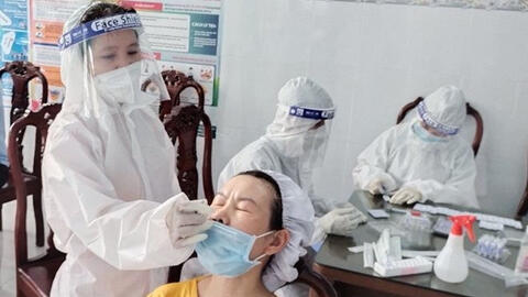 Vì sao giá xét nghiệm COVID-19 mỗi nơi mỗi khác?