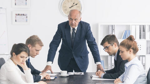 Năm 2021: Nếu sếp xúc phạm, quấy rối, nhân viên có quyền nghỉ không thông báo