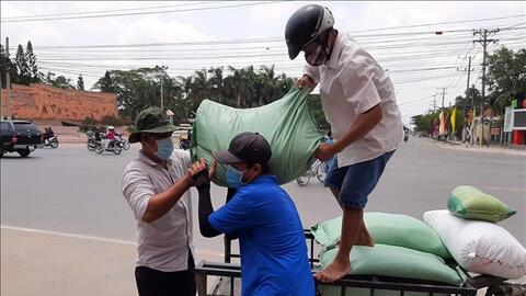 'ATM gạo' đầu tiên tại Long An