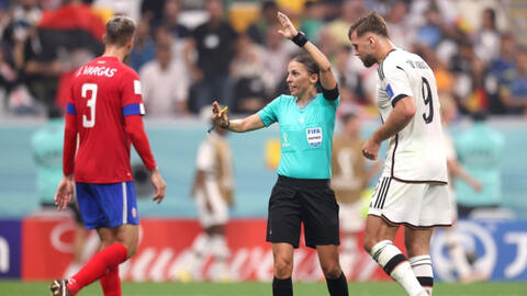 Nữ trọng tài đầu tiên của World Cup nam