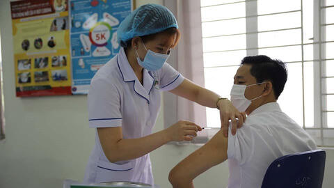 Doanh nghiệp, ngân hàng góp 160 tỷ cùng 4 triệu liều vaccine đầu tiên cho Quỹ vaccine COVID-19