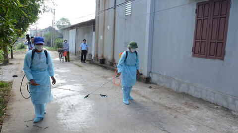 Chuyên gia y tế: Khử trùng bên ngoài không có tác dụng