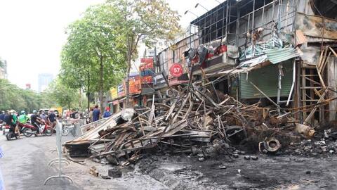 Cháy lớn tại cửa hàng phụ tùng ôtô tại Hà Nội, lan sang 6 nhà lân cận