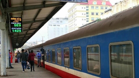 Tàu Thống Nhất SE9/10 và nhiều đôi tàu du lịch hoạt động trở lại