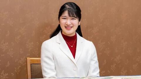 Công chúa Aiko tung loạt ảnh đón sinh nhật tuổi 22, gây chú ý với ngoại hình khác lạ sau thời gian dài vắng bóng