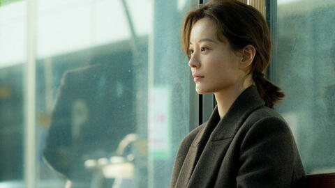 Hẹn hò được 6 tuần, cô gái chết lặng khi biết mình là "người thứ 3"