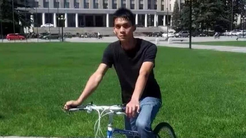 Một thanh niên Trung Quốc quyết tâm thi đại học 13 lần để vào trường Thanh Hoa danh tiếng nhưng bất thành