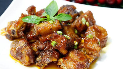 Món ngon mỗi ngày: Cách kho sườn non chua ngọt đậm đà – mềm – thơm